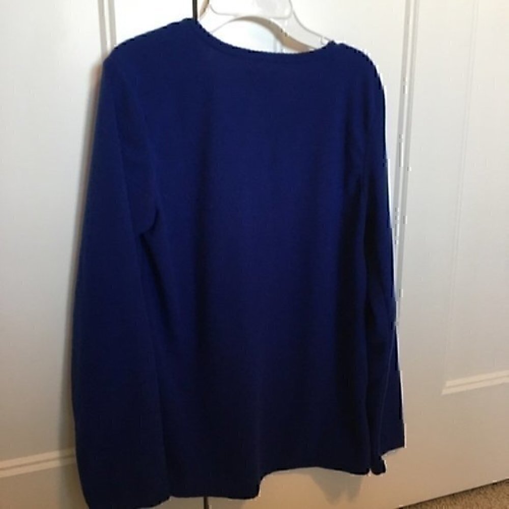 Women’s size medium teddy bear sweatshirt - Picture 7 of 7